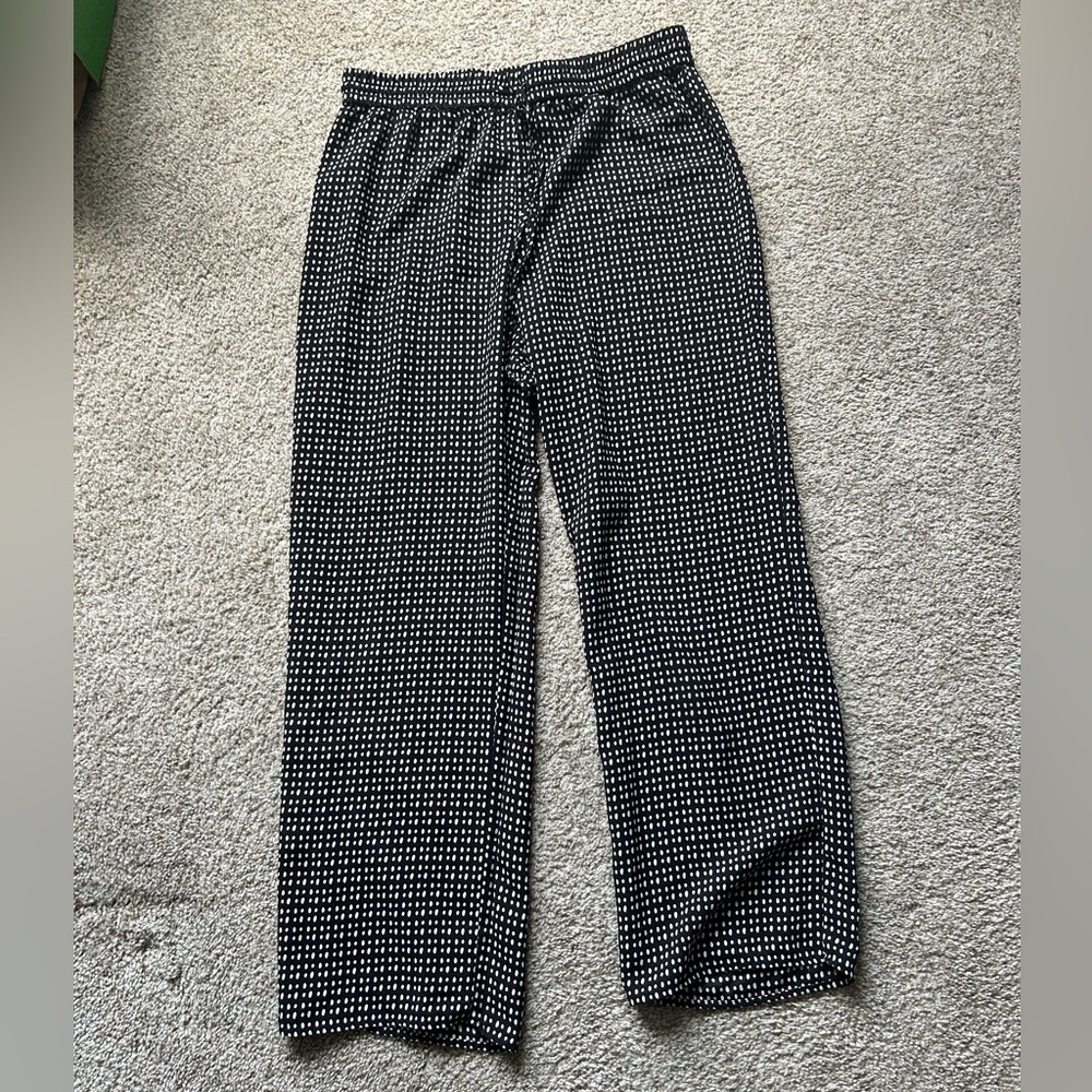 LOFT Black and White Patterned Soft Pants Size M